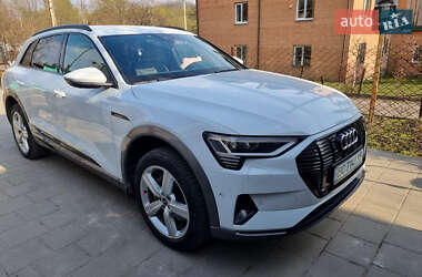 Внедорожник / Кроссовер Audi e-tron 2019 в 