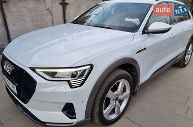 Внедорожник / Кроссовер Audi e-tron 2019 в Львове