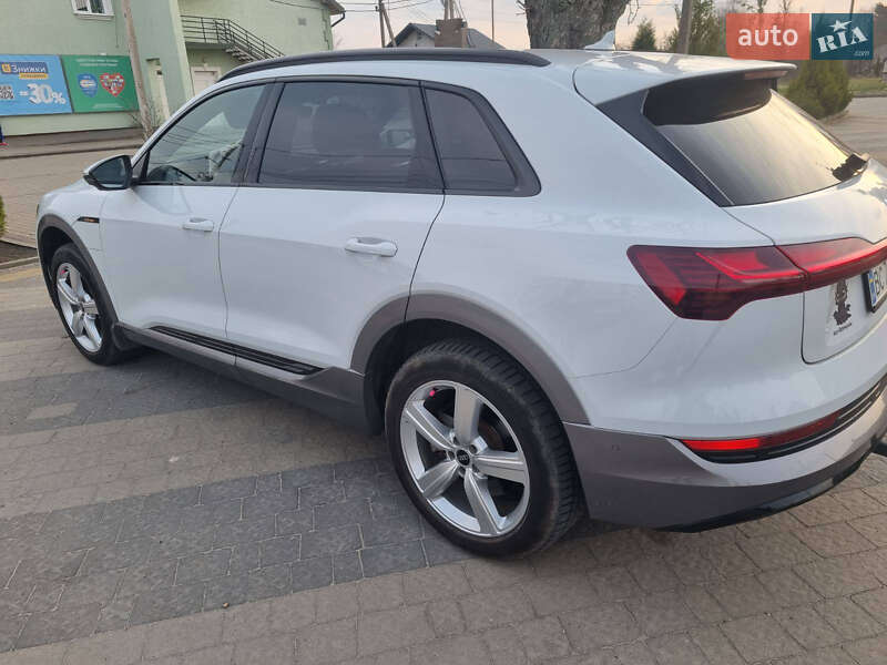 Внедорожник / Кроссовер Audi e-tron 2019 в Львове
