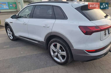 Внедорожник / Кроссовер Audi e-tron 2019 в 
