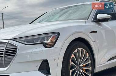 Внедорожник / Кроссовер Audi e-tron 2019 в 