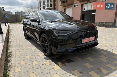 Внедорожник / Кроссовер Audi e-tron 2020 в 
