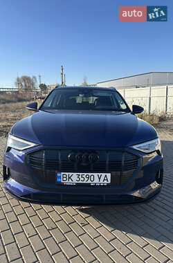 Внедорожник / Кроссовер Audi e-tron 2020 в 