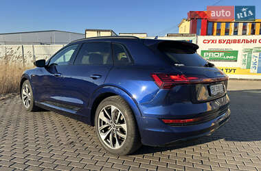 Внедорожник / Кроссовер Audi e-tron 2020 в 