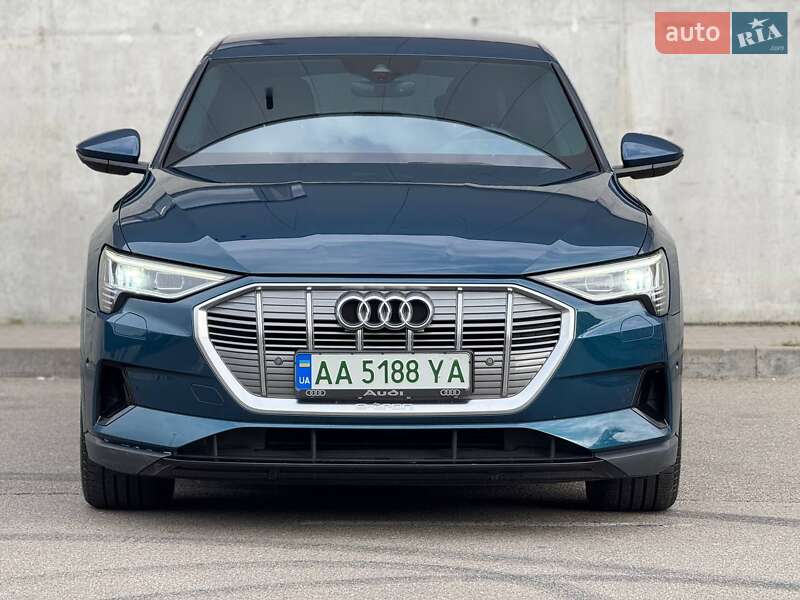 Внедорожник / Кроссовер Audi e-tron 2019 в Киеве