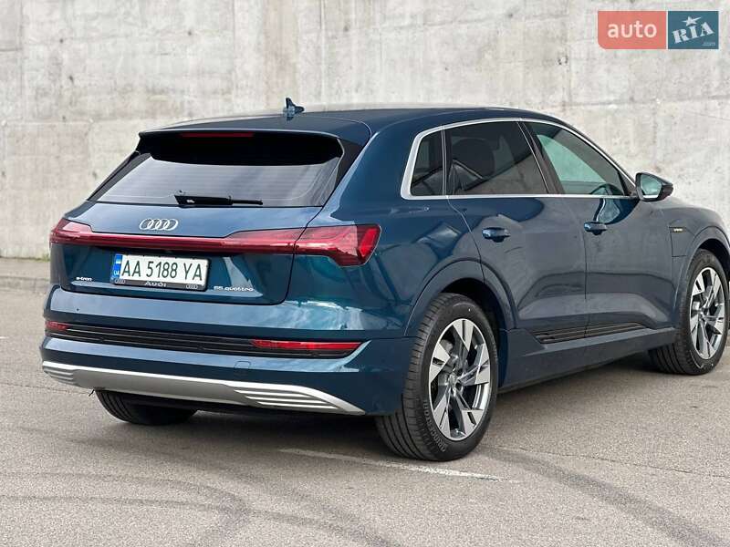 Внедорожник / Кроссовер Audi e-tron 2019 в Киеве