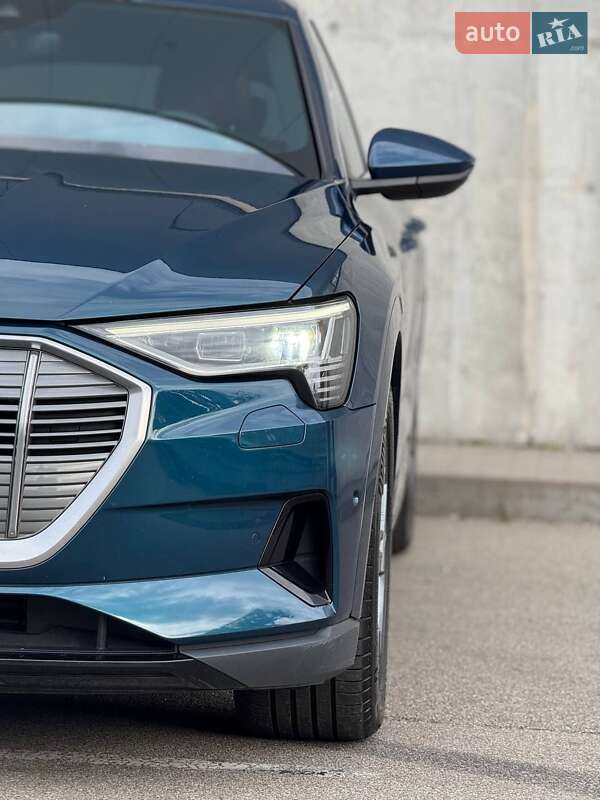 Внедорожник / Кроссовер Audi e-tron 2019 в Киеве