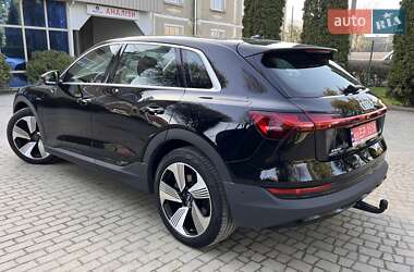Внедорожник / Кроссовер Audi e-tron 2019 в 