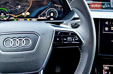Позашляховик / Кросовер Audi e-tron 2019 в 