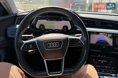 Внедорожник / Кроссовер Audi e-tron 2020 в 