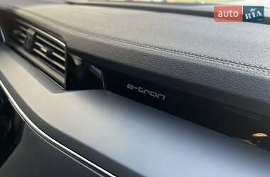 Внедорожник / Кроссовер Audi e-tron 2020 в 