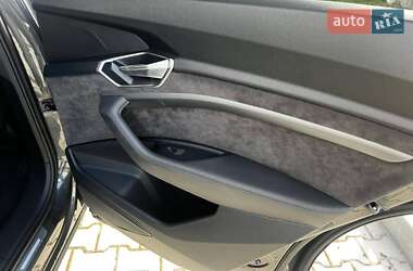 Внедорожник / Кроссовер Audi e-tron 2020 в 