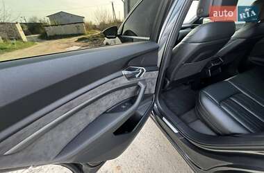 Внедорожник / Кроссовер Audi e-tron 2020 в 