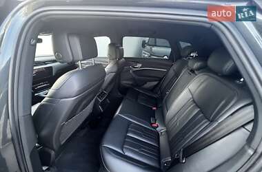 Внедорожник / Кроссовер Audi e-tron 2020 в 