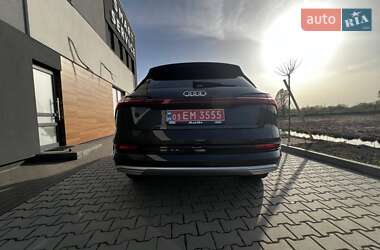 Внедорожник / Кроссовер Audi e-tron 2020 в 