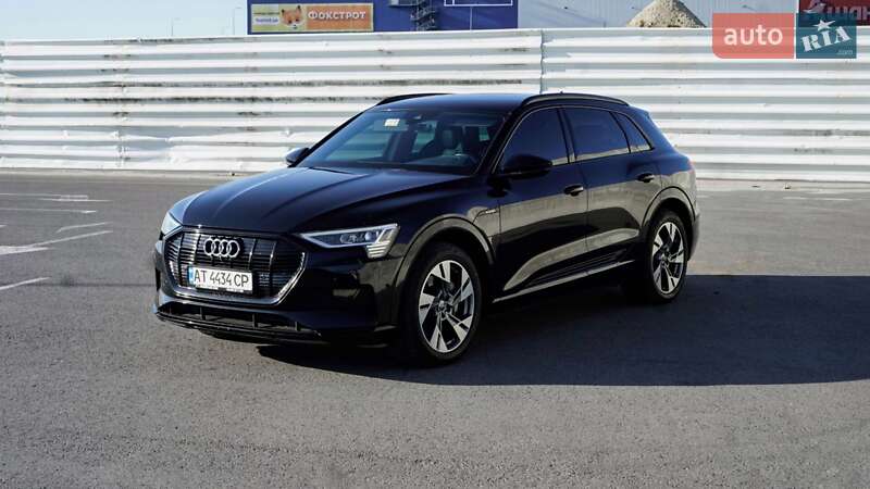 Внедорожник / Кроссовер Audi e-tron 2020 в 
