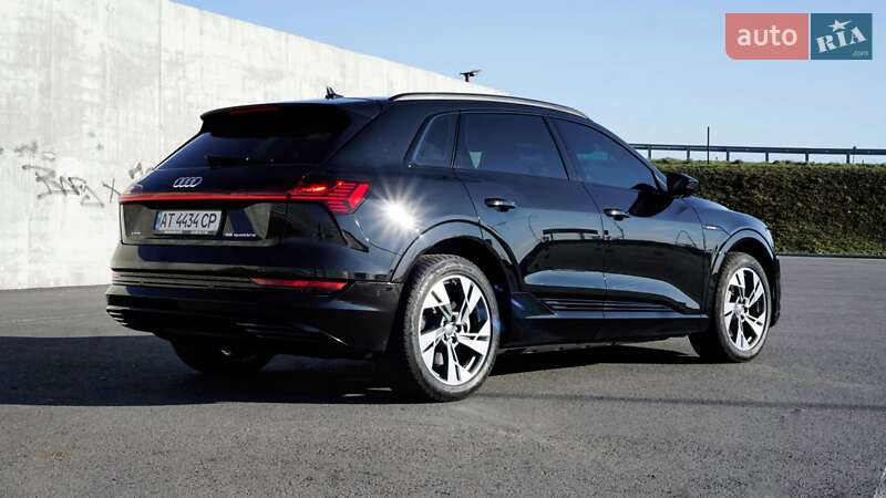 Позашляховик / Кросовер Audi e-tron 2020 в Надвірній