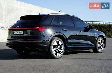 Внедорожник / Кроссовер Audi e-tron 2020 в 