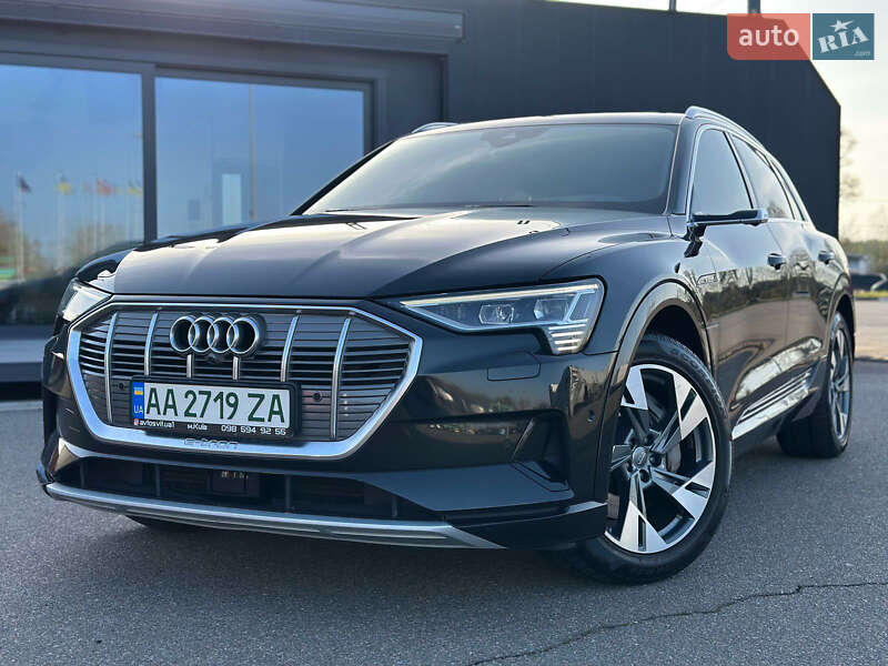 Внедорожник / Кроссовер Audi e-tron 2019 в Киеве