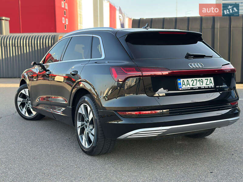 Внедорожник / Кроссовер Audi e-tron 2019 в Киеве