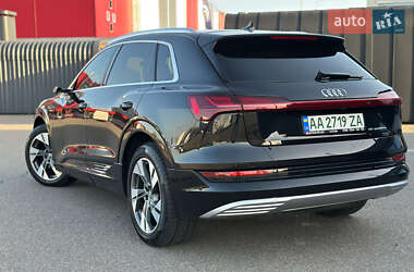 Внедорожник / Кроссовер Audi e-tron 2019 в 