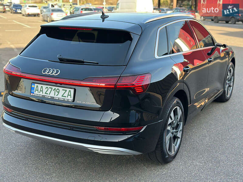 Внедорожник / Кроссовер Audi e-tron 2019 в Киеве