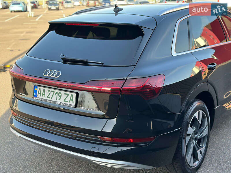 Внедорожник / Кроссовер Audi e-tron 2019 в Киеве