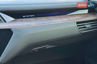 Внедорожник / Кроссовер Audi e-tron 2019 в 