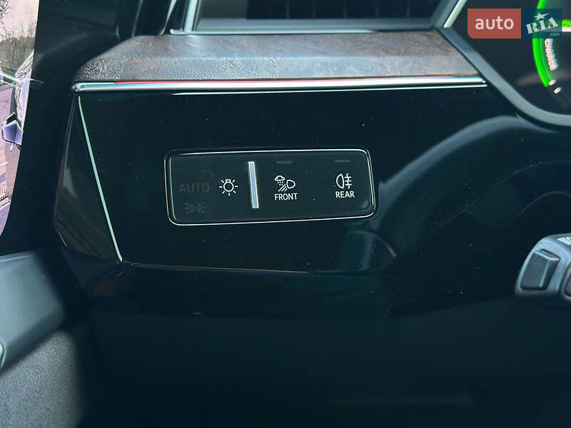 Внедорожник / Кроссовер Audi e-tron 2019 в Киеве