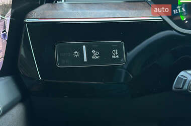 Внедорожник / Кроссовер Audi e-tron 2019 в 