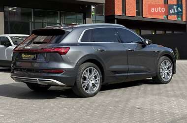 Внедорожник / Кроссовер Audi e-tron 2020 в 