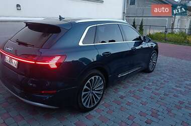 Внедорожник / Кроссовер Audi e-tron 2019 в 