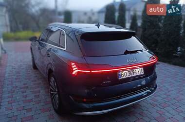 Внедорожник / Кроссовер Audi e-tron 2019 в 