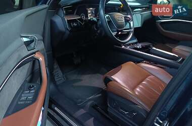 Внедорожник / Кроссовер Audi e-tron 2019 в 