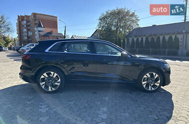 Внедорожник / Кроссовер Audi e-tron 2020 в 