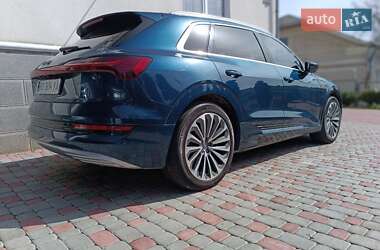 Внедорожник / Кроссовер Audi e-tron 2019 в 