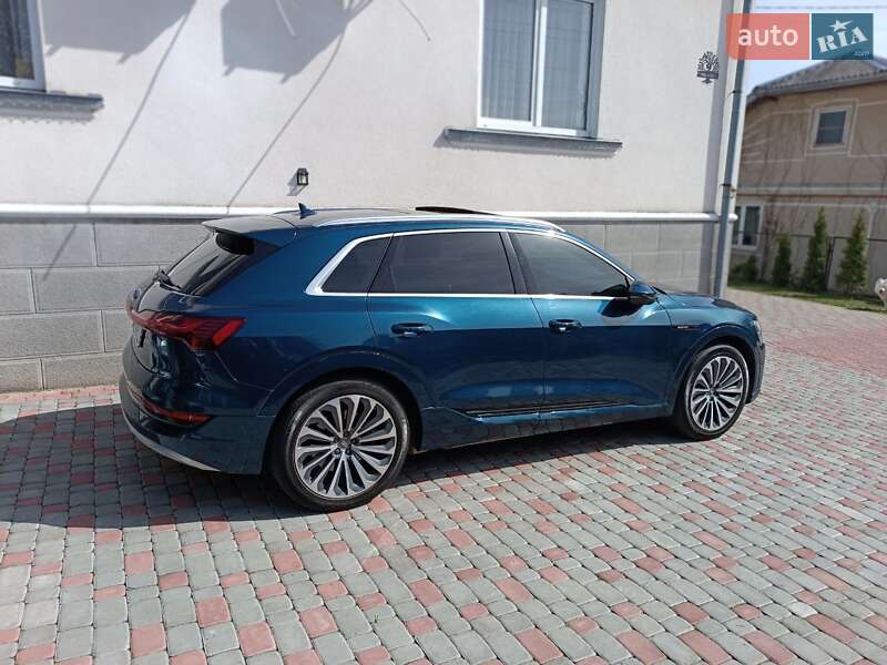 Внедорожник / Кроссовер Audi e-tron 2019 в Тернополе