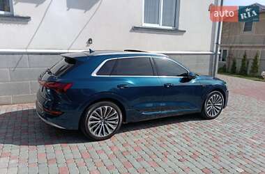 Внедорожник / Кроссовер Audi e-tron 2019 в 