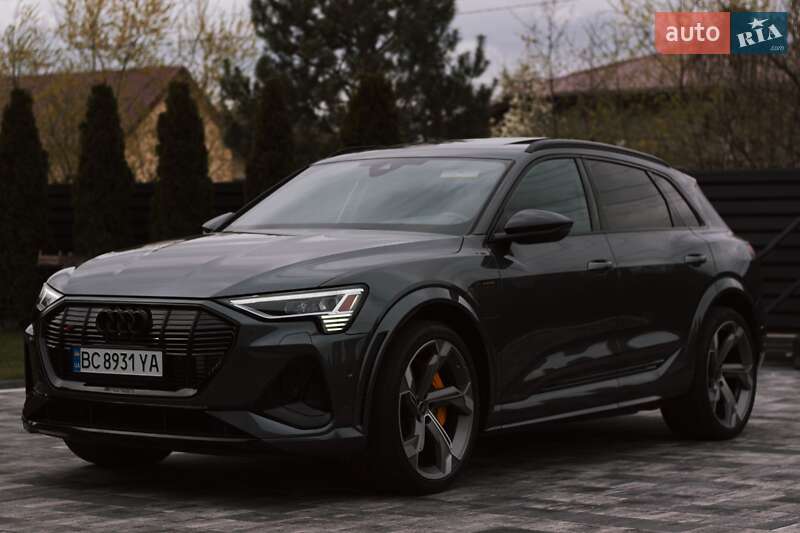 Внедорожник / Кроссовер Audi e-tron 2022 в 