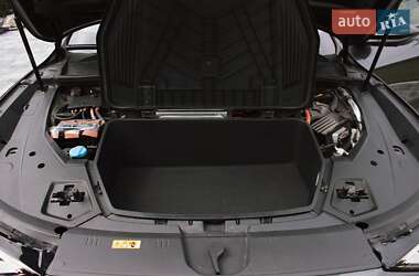 Внедорожник / Кроссовер Audi e-tron 2022 в 
