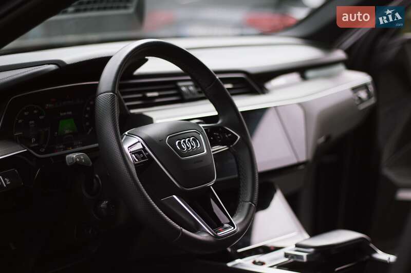 Внедорожник / Кроссовер Audi e-tron 2022 в Львове