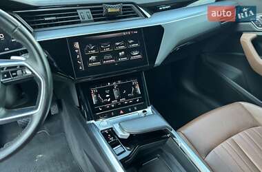 Внедорожник / Кроссовер Audi e-tron 2019 в 