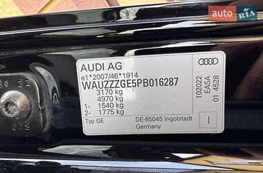 Внедорожник / Кроссовер Audi e-tron 2022 в 