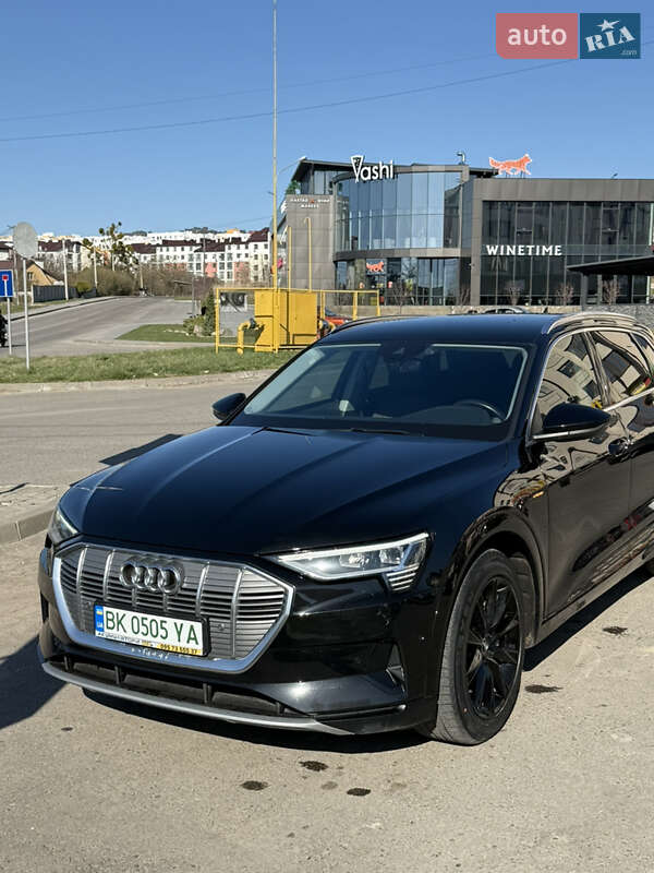 Audi e-tron 2019