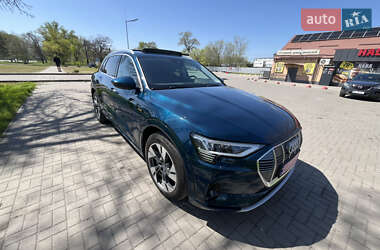 Внедорожник / Кроссовер Audi e-tron 2020 в 