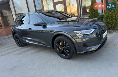 Внедорожник / Кроссовер Audi e-tron 2021 в 