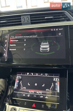 Внедорожник / Кроссовер Audi e-tron 2021 в 