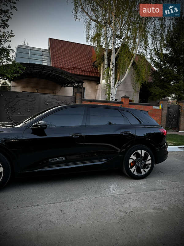 Внедорожник / Кроссовер Audi e-tron 2022 в Кривом Роге