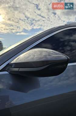 Внедорожник / Кроссовер Audi e-tron 2020 в 