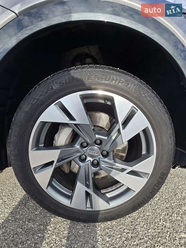 Позашляховик / Кросовер Audi e-tron 2020 в Ужгороді